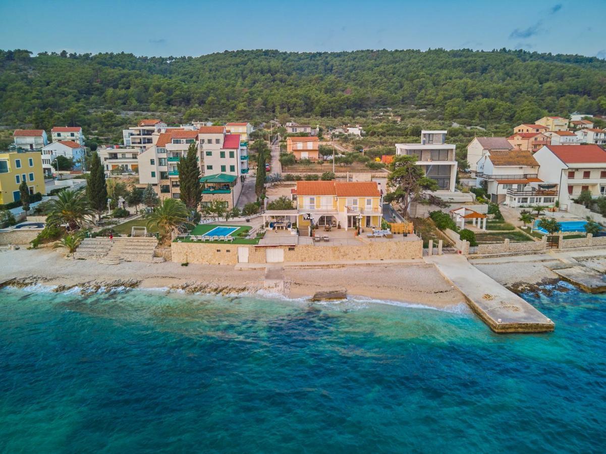Villa Unique Sur La Plage Pour Des Vacances Inoubliables En Famille Ou Entre Amis Pour 10 Personnes Slatine Exterior foto